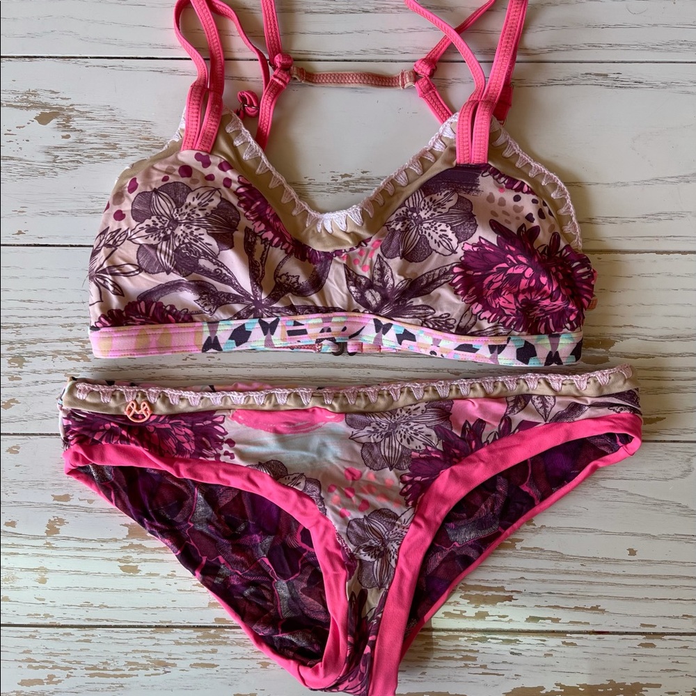 Maaji Reversible Bikini - size Medium